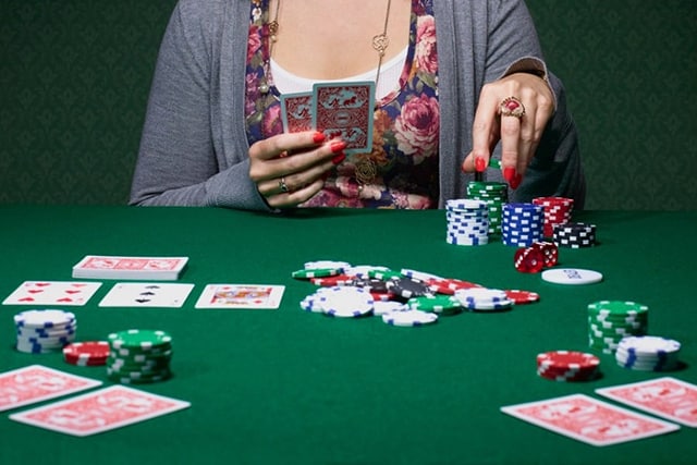 Baccarat và những điều làm nên sự hấp dẫn của nó