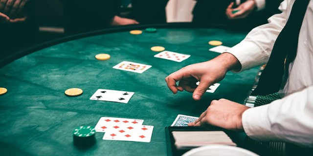 Bí quyết để giúp cho bạn chơi Poker giỏi hơn và giành được nhiều chiến thắng