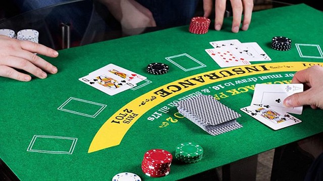 Tạo thêm cơ hội thắng nhà cái trong Blackjack chỉ với 2 mẹo cược đơn giản