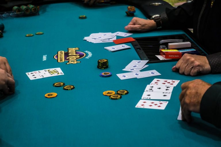 Hãy chơi Poker theo bí quyết đánh bài sau để nắm giữ nhiều cơ hội thắng hơn