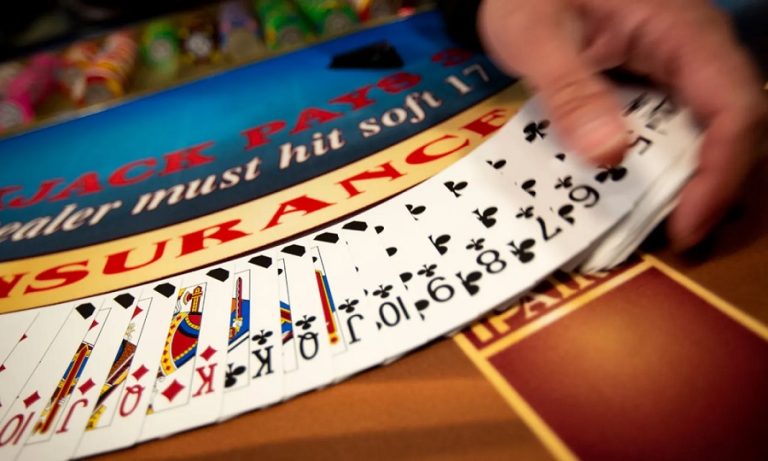 Blackjack và cách tận dụng cơ hội thắng để dễ kiếm tiền nhất